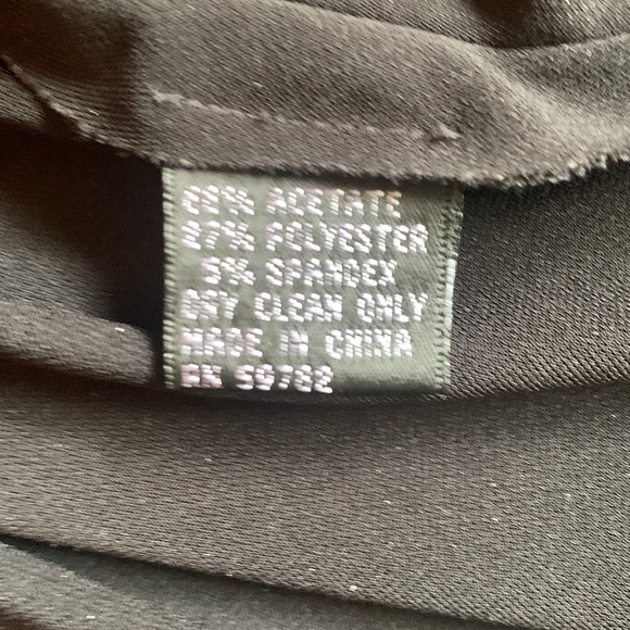 Adriana, size 6, pre worn long sleeve dress - Picture 6 of 6